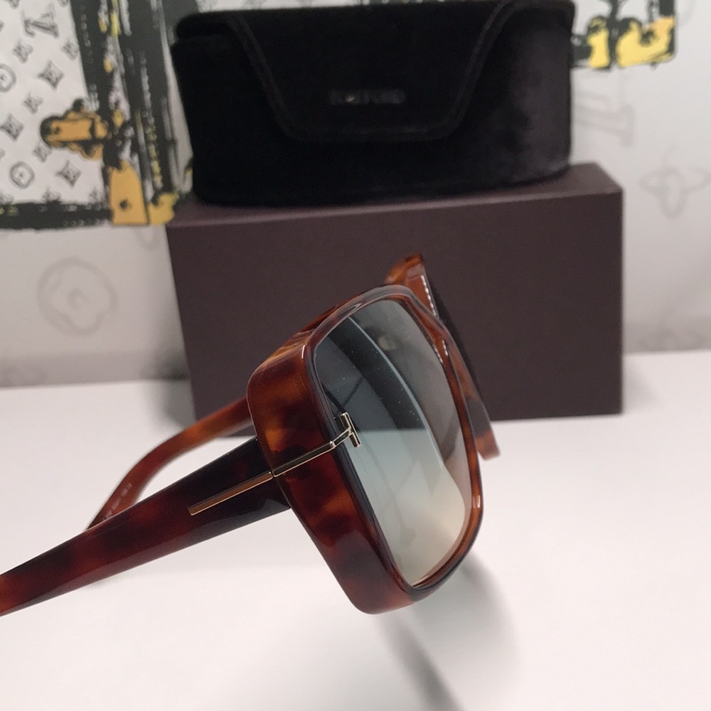 New Authentic Tom Ford Women's Gradient Brown Sunglasses TF1117 53p - Picture 8 of 14